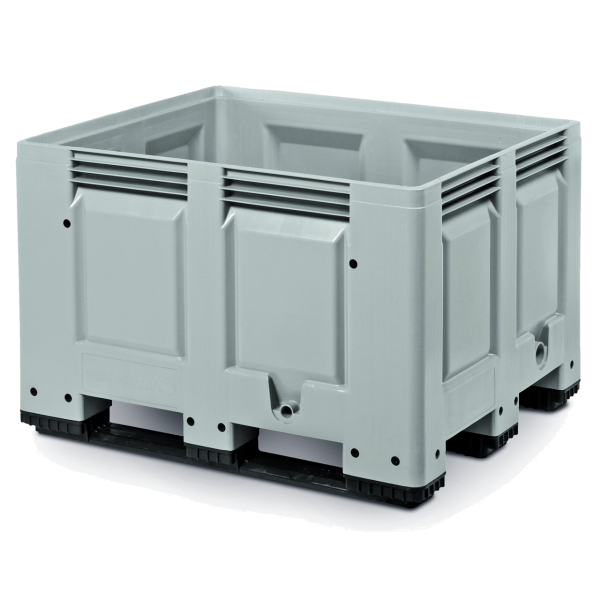 Solid container pallet with 3 skids